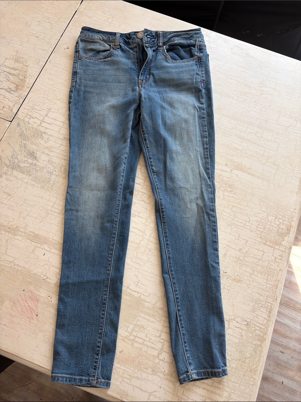 American Eagle Outfitters Light Blue Skinny Jeans size 6 short